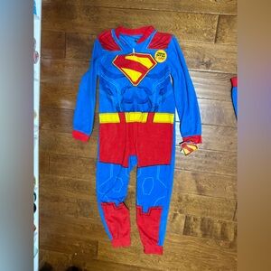 NWT Size Large (10/12) Superman Onesie with cape